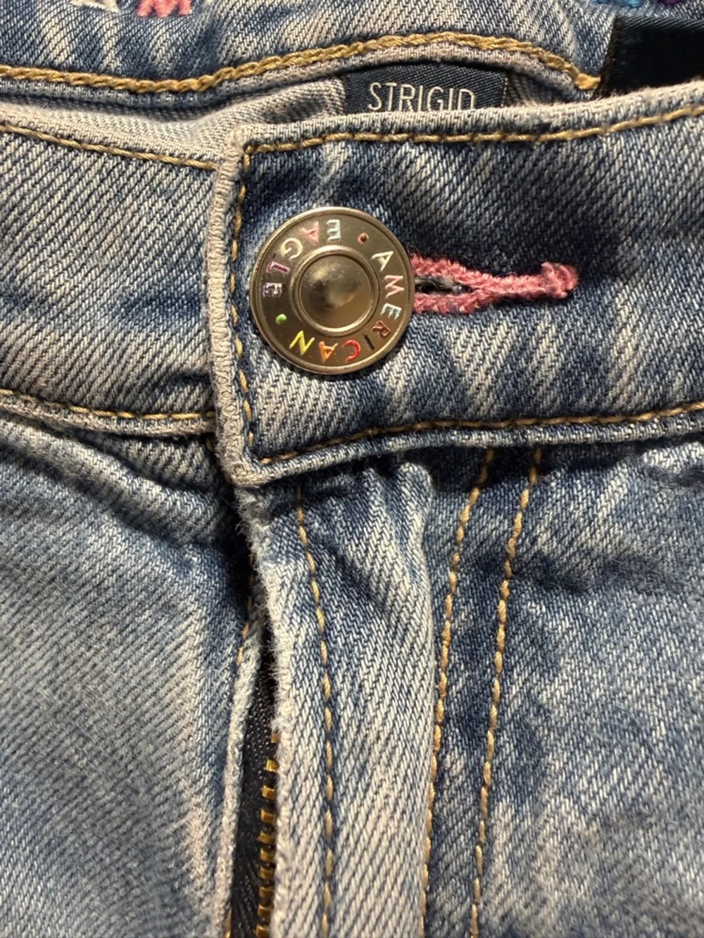 AE Pride Strigid Ripped Low-Rise Baggy Flare Jean-Size 6 - Picture 9 of 16